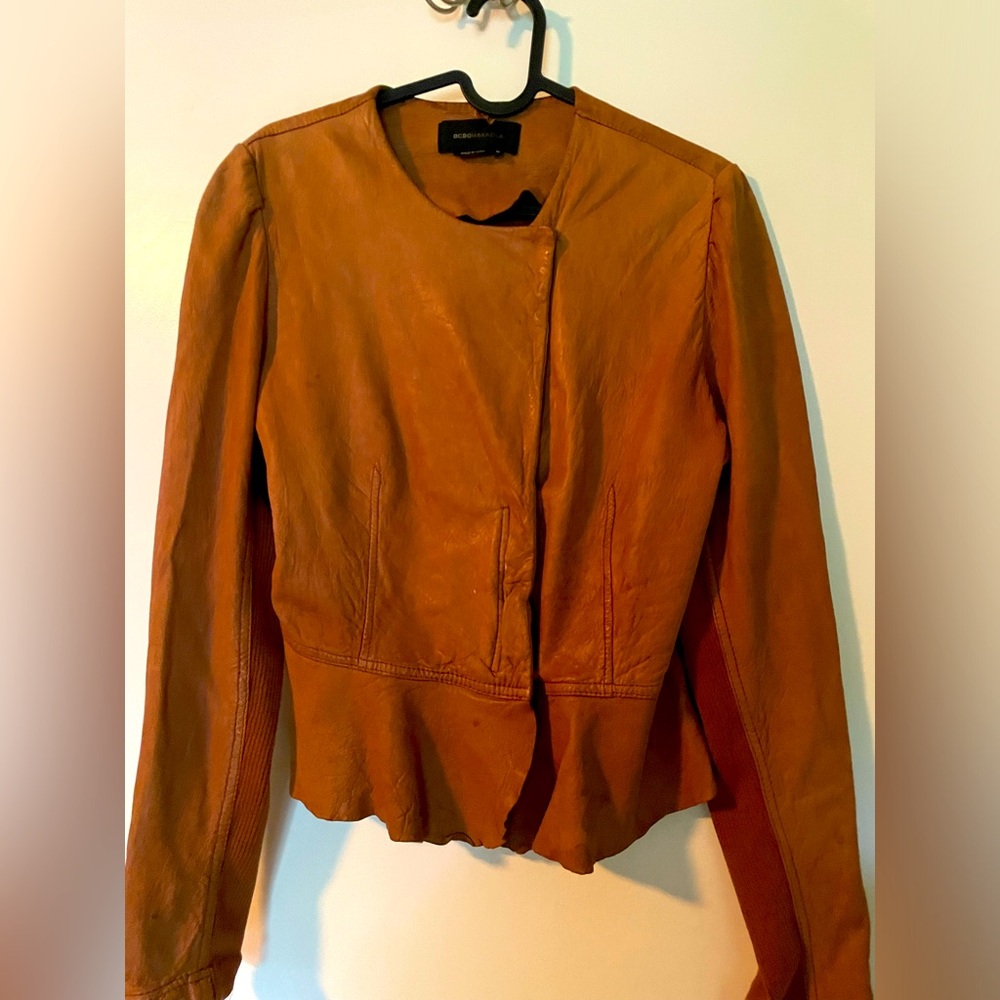 Early Aughts brown BCBG Max Azaria Genuine leather cropped short Jacket MEDIUM
